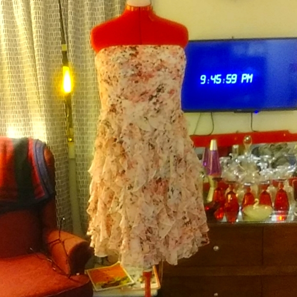 New with tags sz 14,flirty dress - Picture 1 of 4